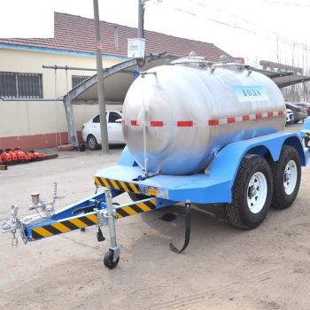 2.3吨不锈钢水罐拖车