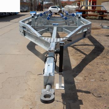 游艇拖车 船拖车